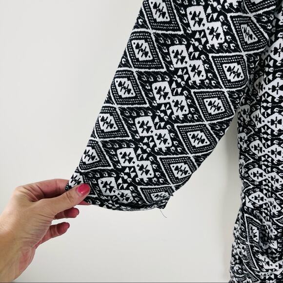 Hollister black white tribal southwest geometric lightweight cardigan top medium - Picture 5 of 9